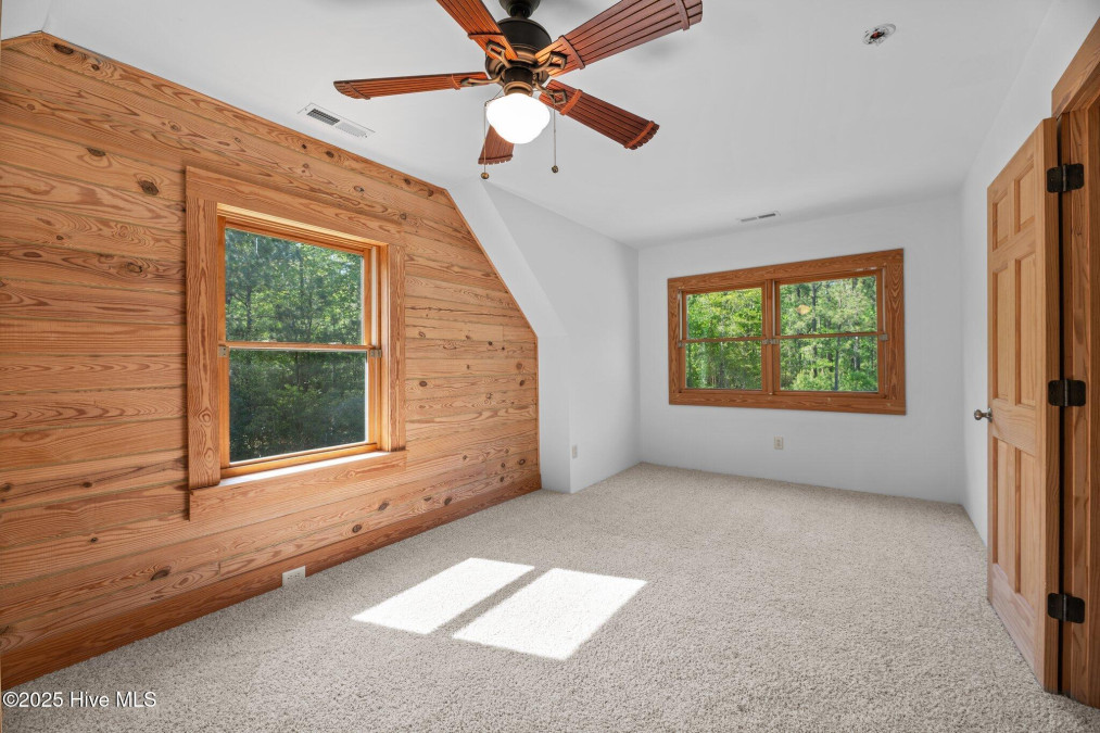 105 Port Dr Oriental, NC 28571
