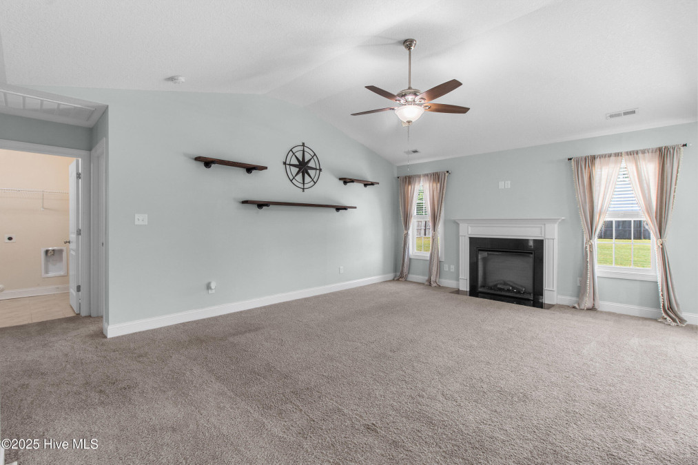 320 Strut Ln Richlands, NC 28574