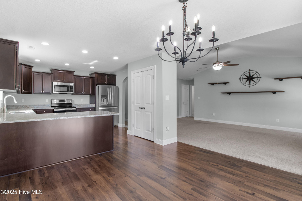 320 Strut Ln Richlands, NC 28574