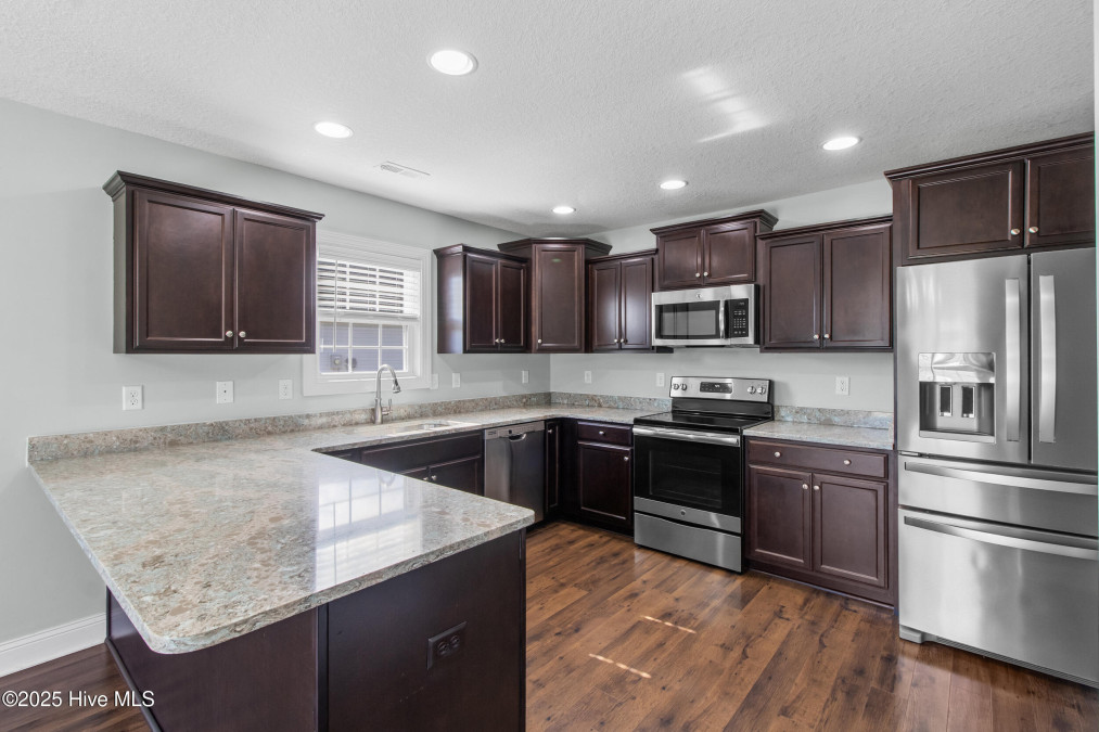 320 Strut Ln Richlands, NC 28574
