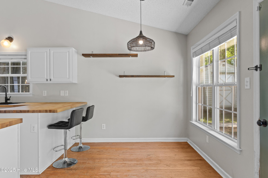 402 Pebble Ln Jacksonville, NC 28546