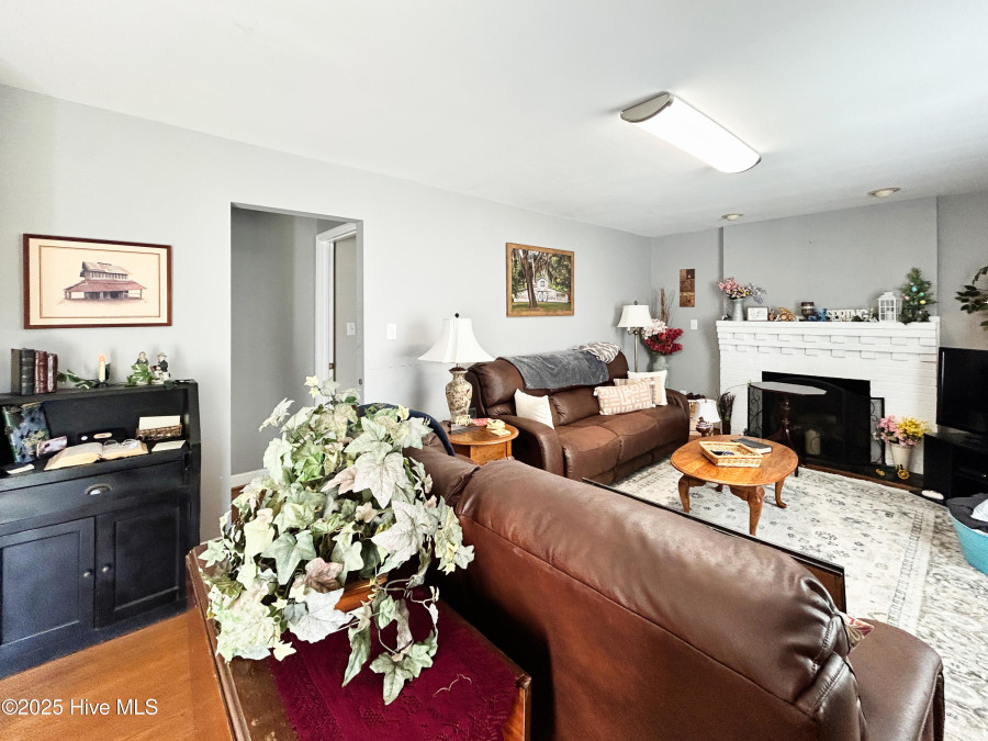 107 Pearl St Princeton, NC 27569
