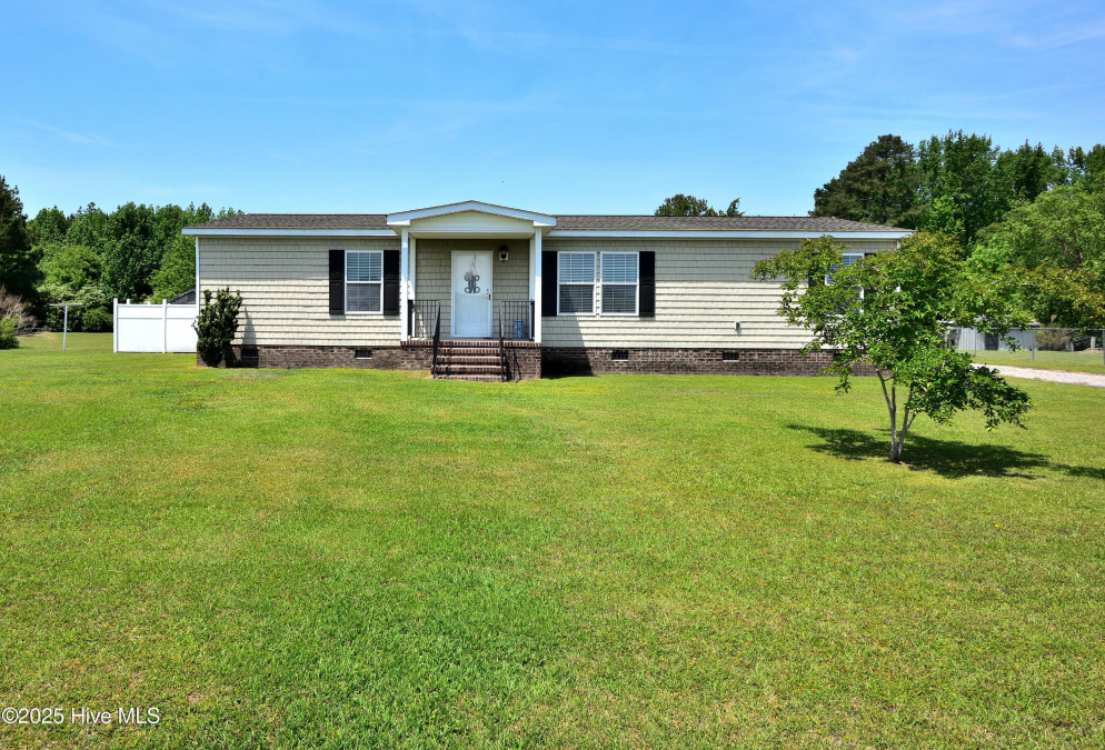 1424 Wood Duck Rd Elm City, NC 27822