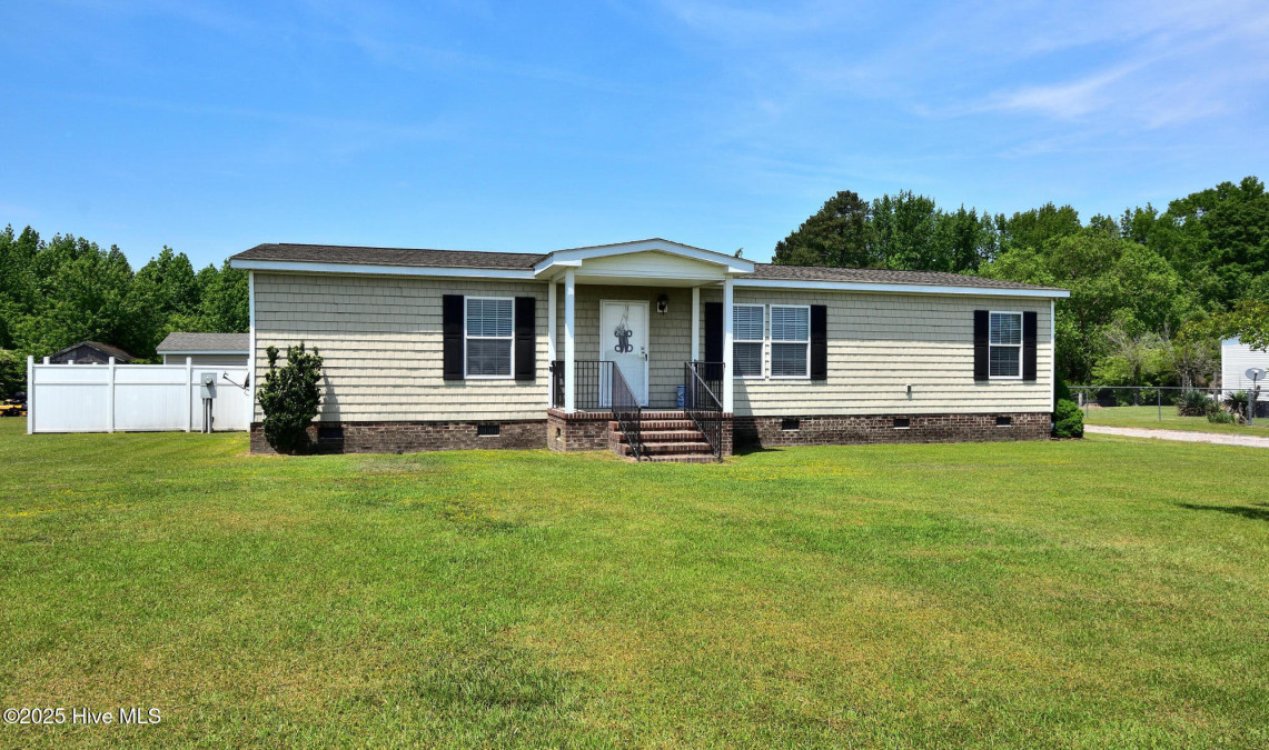 1424 Wood Duck Rd Elm City, NC 27822