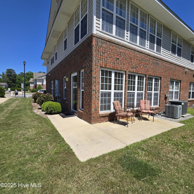 2223 Locksley Woods Dr Greenville, NC 27858