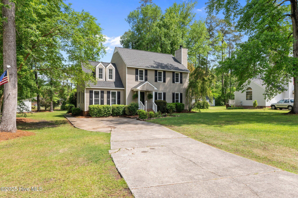 2112 Horse Shoe Bend Trent Woods, NC 28562