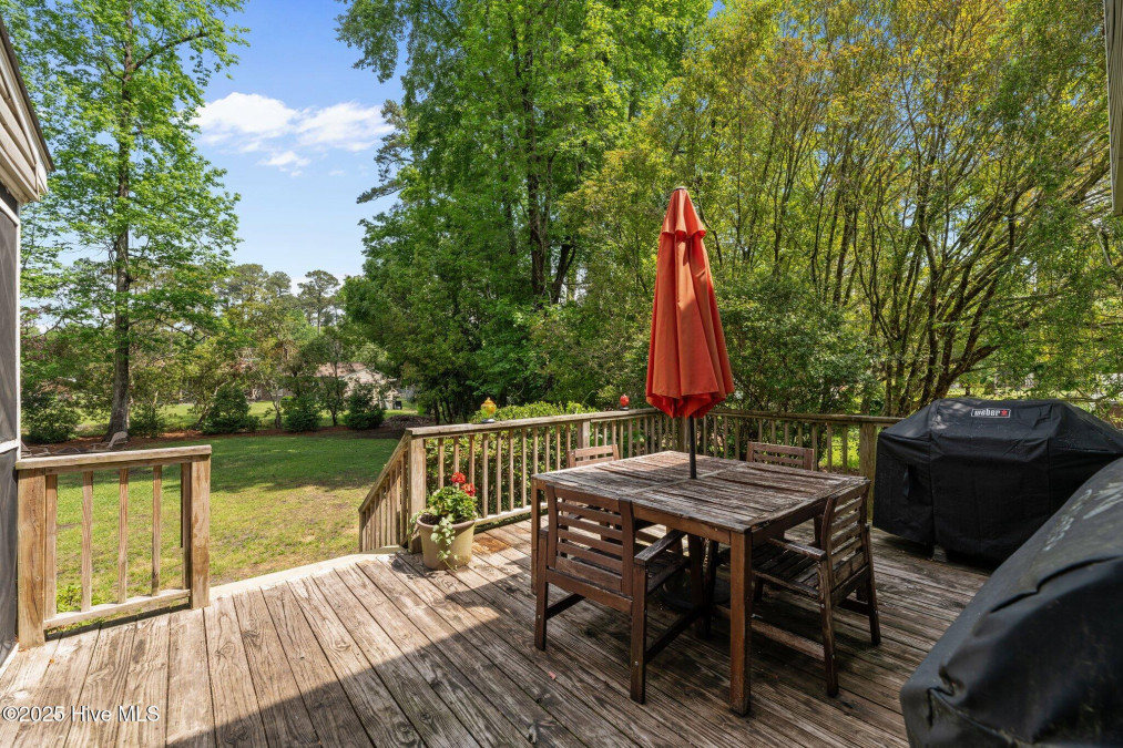 2112 Horse Shoe Bend Trent Woods, NC 28562