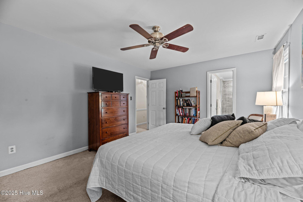 2112 Horse Shoe Bend Trent Woods, NC 28562