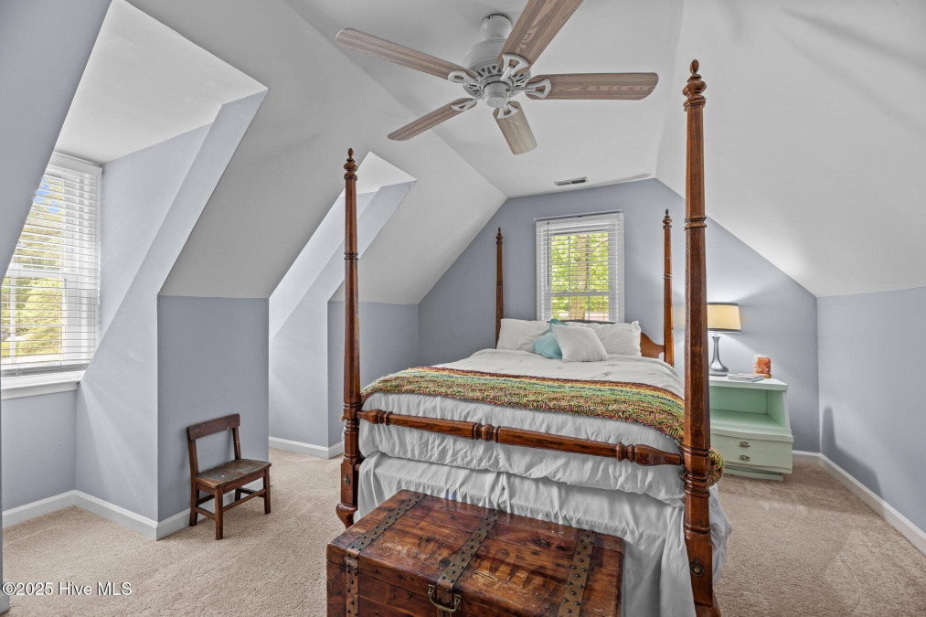 2112 Horse Shoe Bend Trent Woods, NC 28562