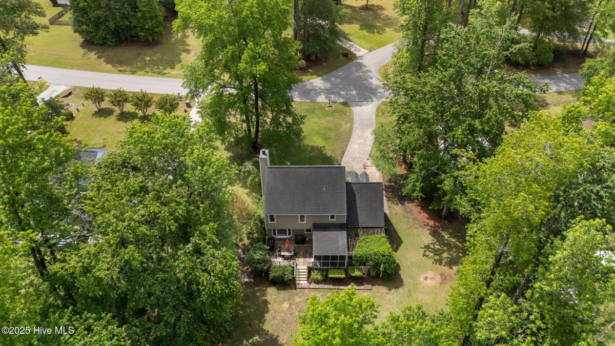 2112 Horse Shoe Bend Trent Woods, NC 28562