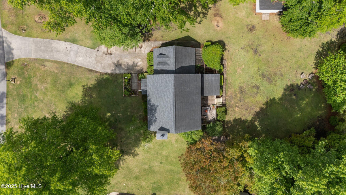 2112 Horse Shoe Bend Trent Woods, NC 28562