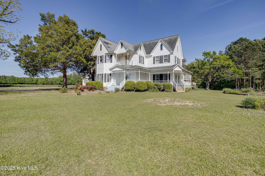 606 Cherry Rd Washington, NC 27889