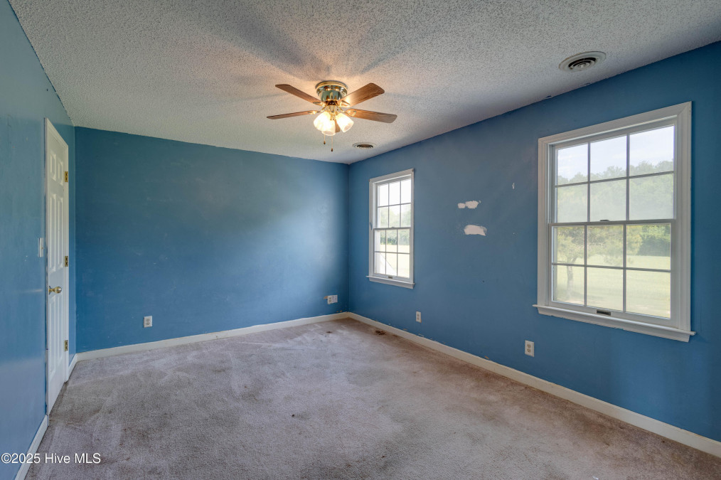 606 Cherry Rd Washington, NC 27889