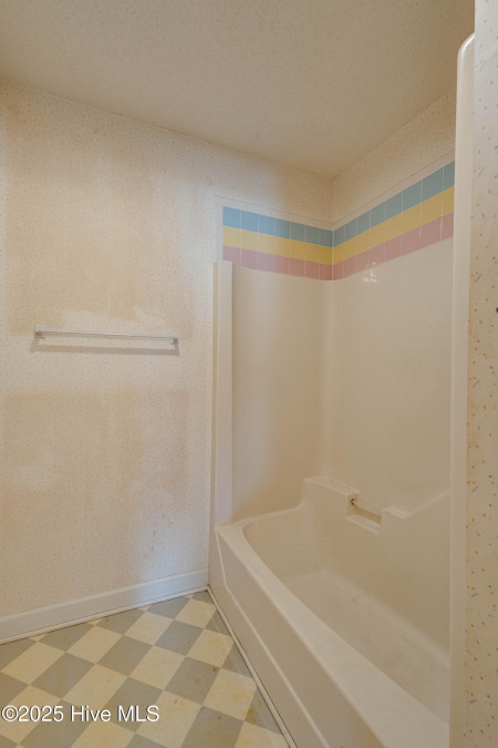 606 Cherry Rd Washington, NC 27889