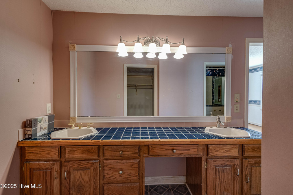606 Cherry Rd Washington, NC 27889