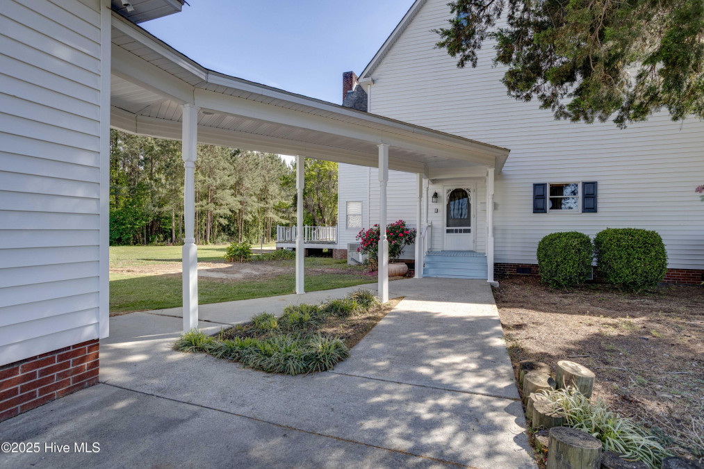 606 Cherry Rd Washington, NC 27889