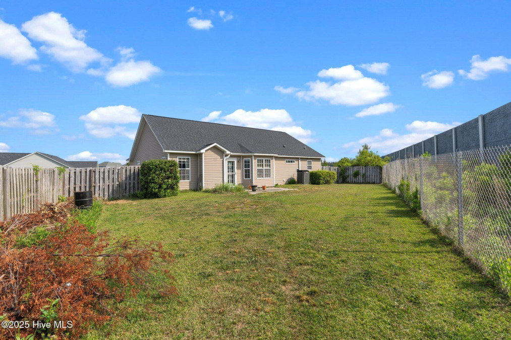 7306 Charred Pine Dr Wilmington, NC 28411