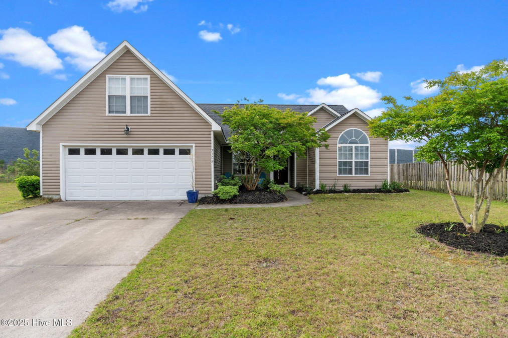 7306 Charred Pine Dr Wilmington, NC 28411