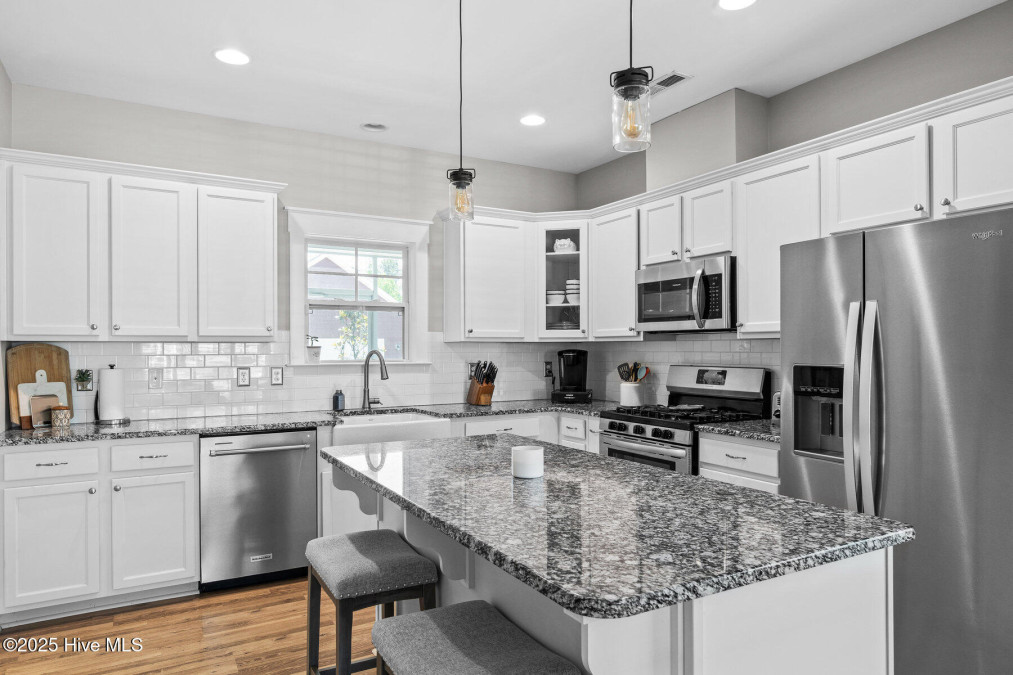 2216 Lakeside Cir Wilmington, NC 28401