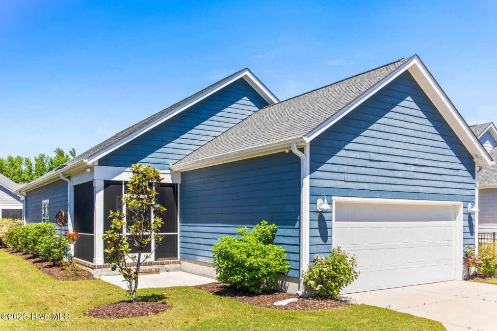 2216 Lakeside Cir Wilmington, NC 28401