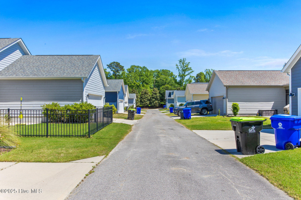 2216 Lakeside Cir Wilmington, NC 28401