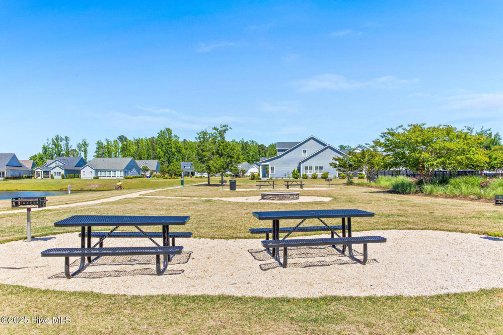 2216 Lakeside Cir Wilmington, NC 28401