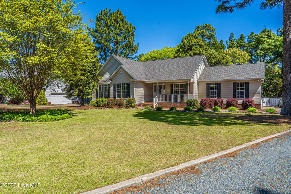 245 Sullivan Dr Carthage, NC 28327