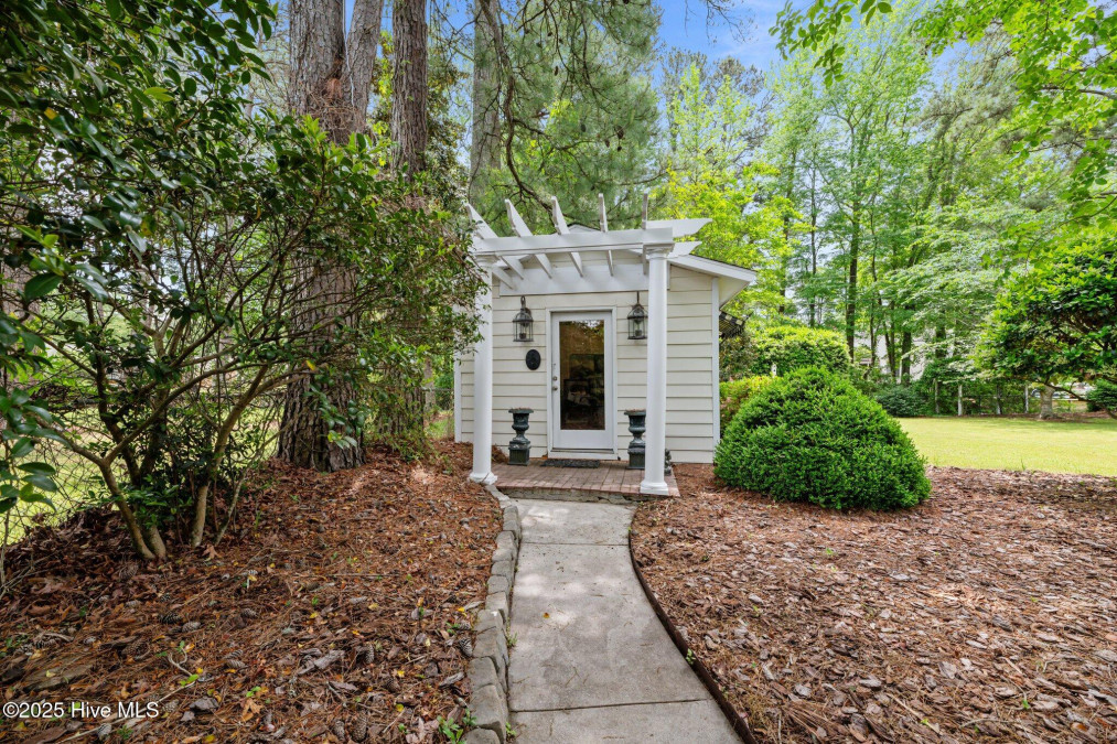 4107 Norman Rd Trent Woods, NC 28562