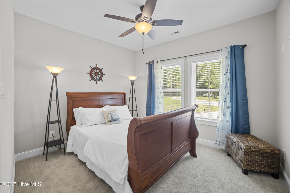 316 Camp Creek Dr Oriental, NC 28571