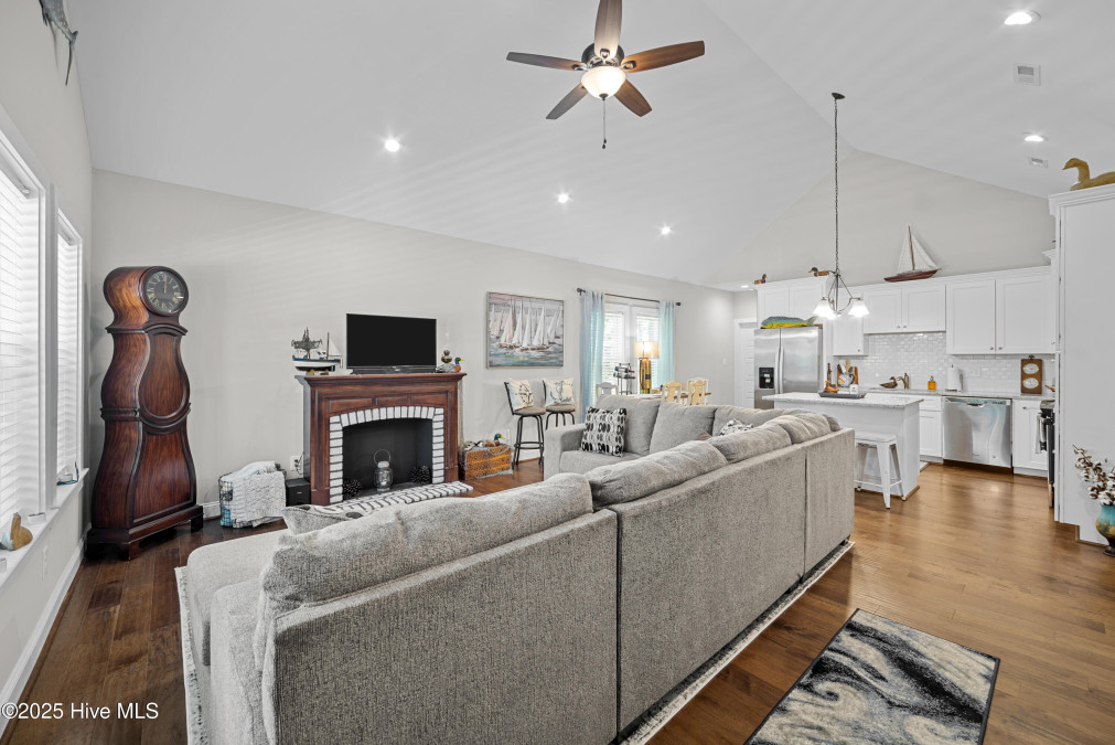 316 Camp Creek Dr Oriental, NC 28571