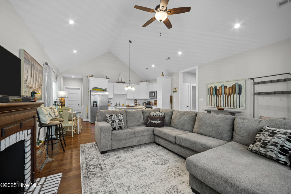 316 Camp Creek Dr Oriental, NC 28571