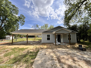 529 Fayetteville St Clinton, NC 28328