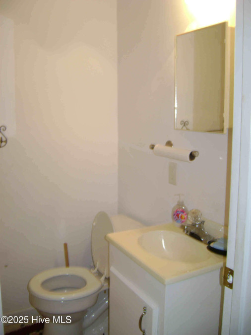 501 Us 13 And 17 S Windsor, NC 27983