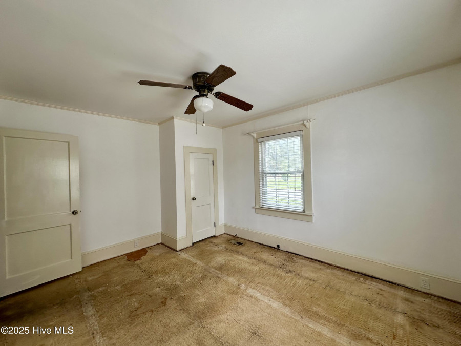 1102 Sterlingworth St Windsor, NC 27983