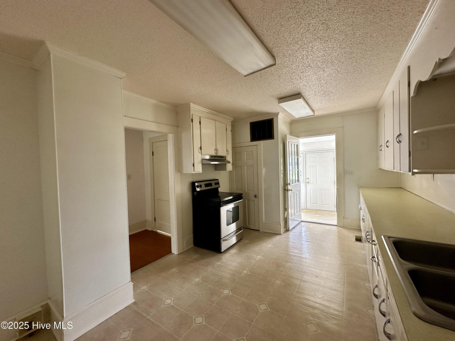 1102 Sterlingworth St Windsor, NC 27983