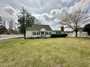 1102 Sterlingworth St Windsor, NC 27983
