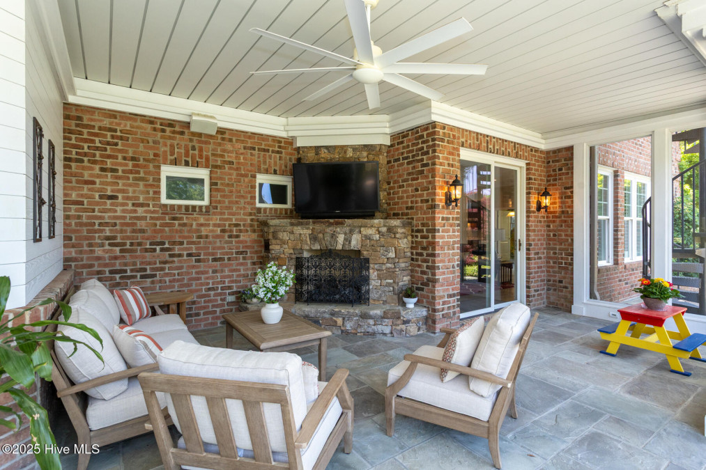 118 Dennis Cir West End, NC 27376