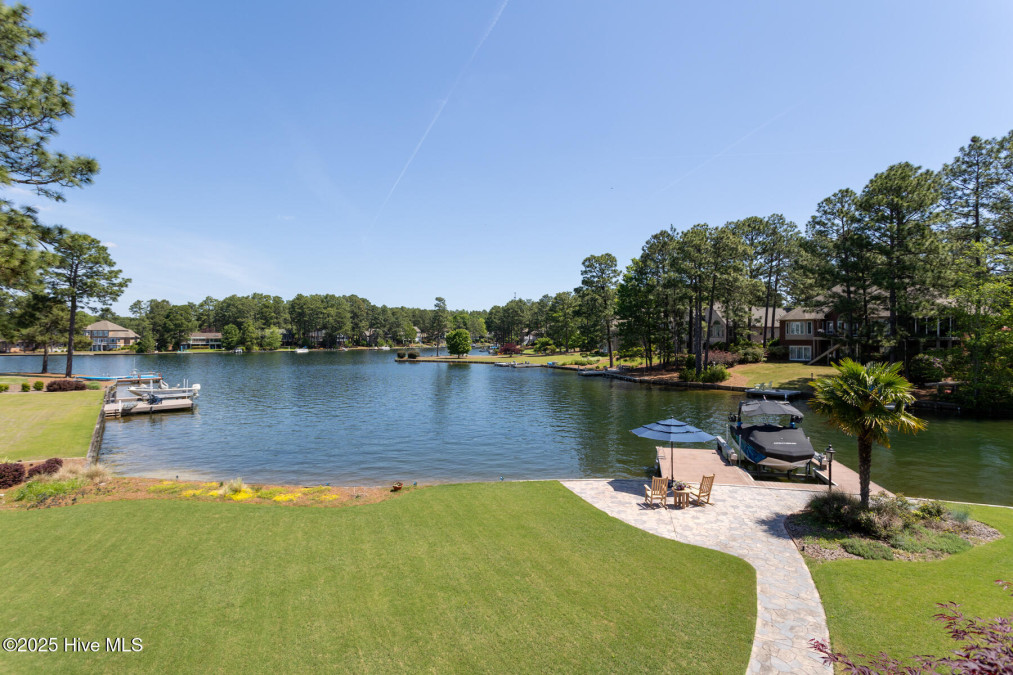118 Dennis Cir West End, NC 27376