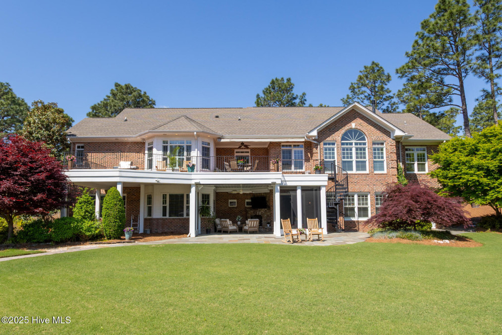 118 Dennis Cir West End, NC 27376