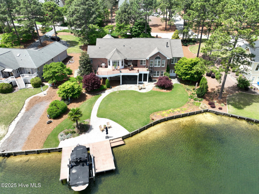 118 Dennis Cir West End, NC 27376