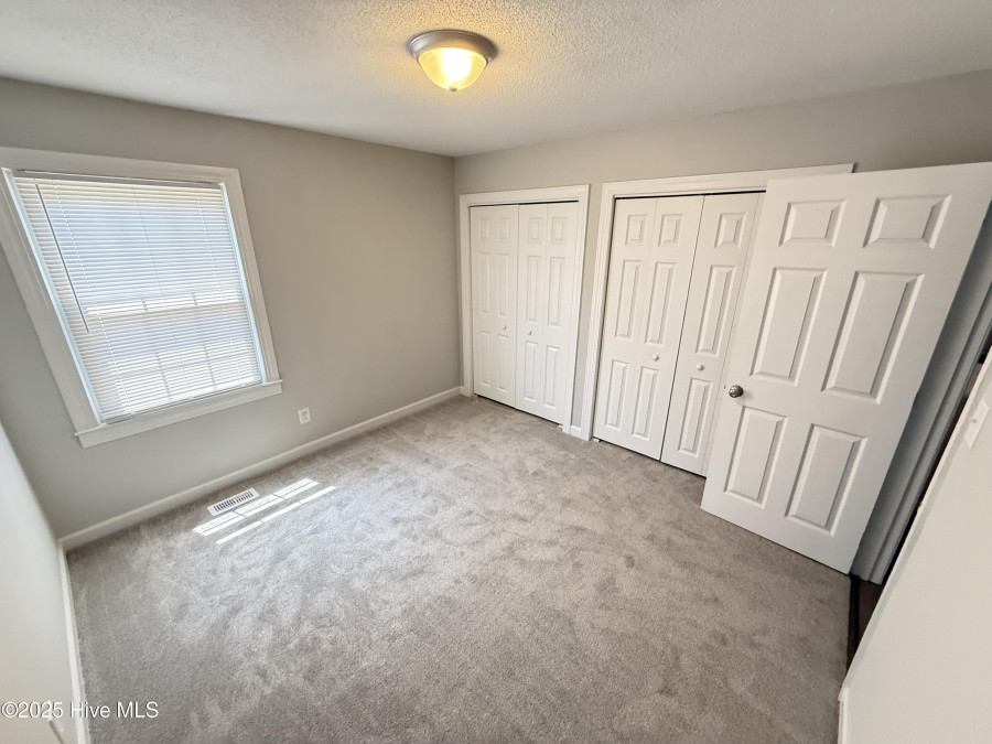 120 Ridgecrest Dr Mount Olive, NC 28365