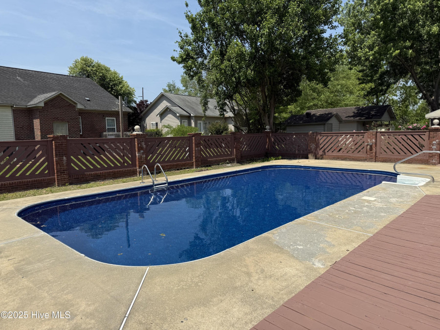 120 Ridgecrest Dr Mount Olive, NC 28365