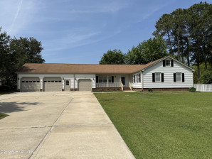 120 Ridgecrest Dr Mount Olive, NC 28365