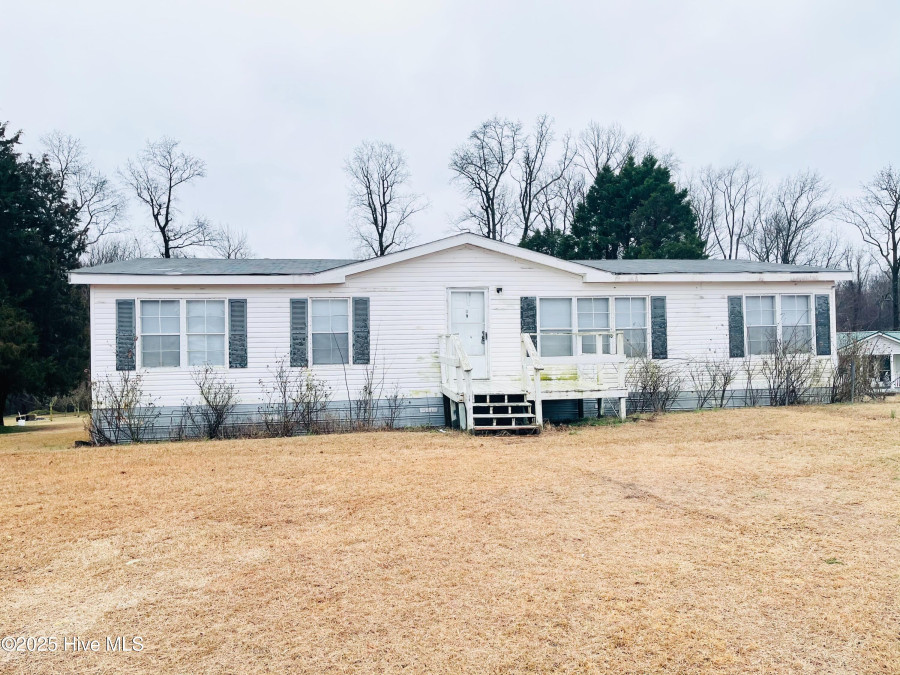 102 Marl Pl Pikeville, NC 27863