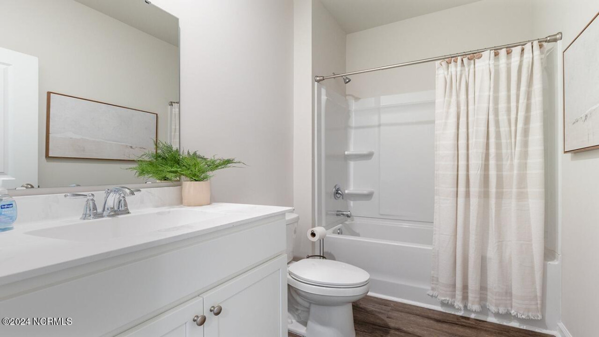 1222 Woodhouse Dr Ash, NC 28420