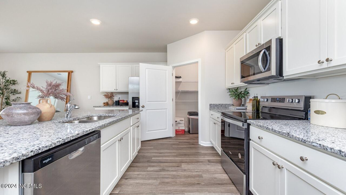 1222 Woodhouse Dr Ash, NC 28420