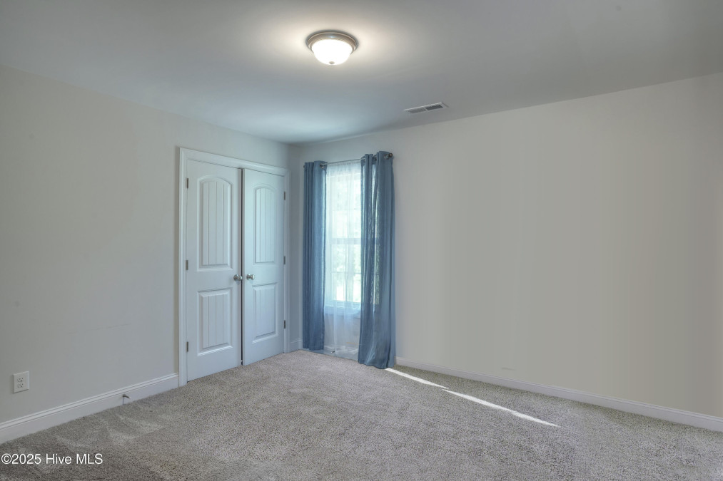 230 Lookout Ln Sneads Ferry, NC 28460