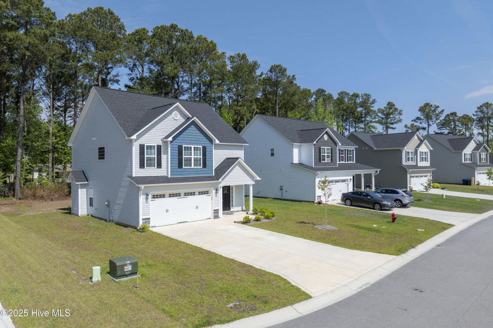 230 Lookout Ln Sneads Ferry, NC 28460