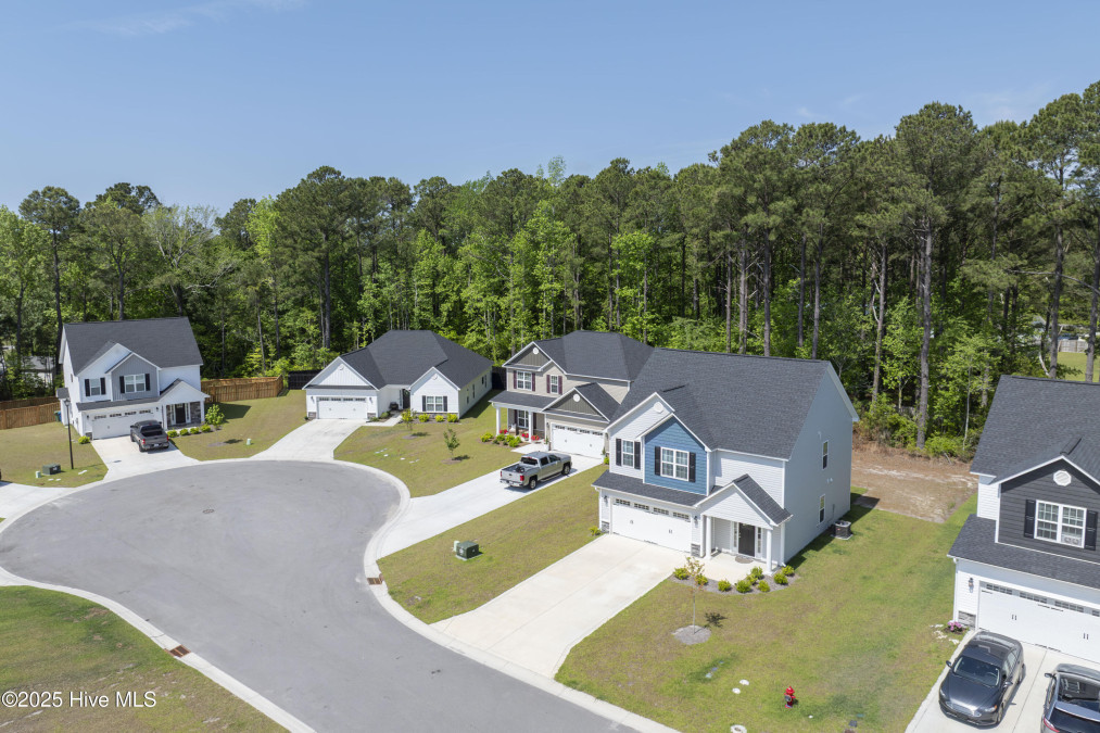 230 Lookout Ln Sneads Ferry, NC 28460