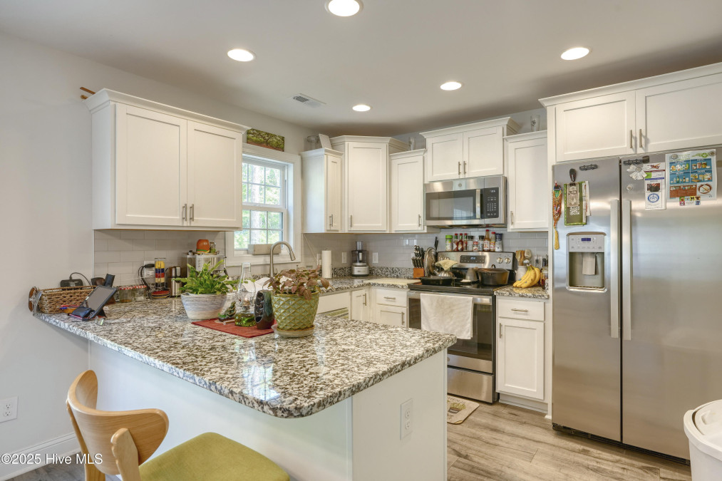 230 Lookout Ln Sneads Ferry, NC 28460